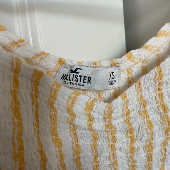 HOLLISTER smocked top - Picture 2 of 2